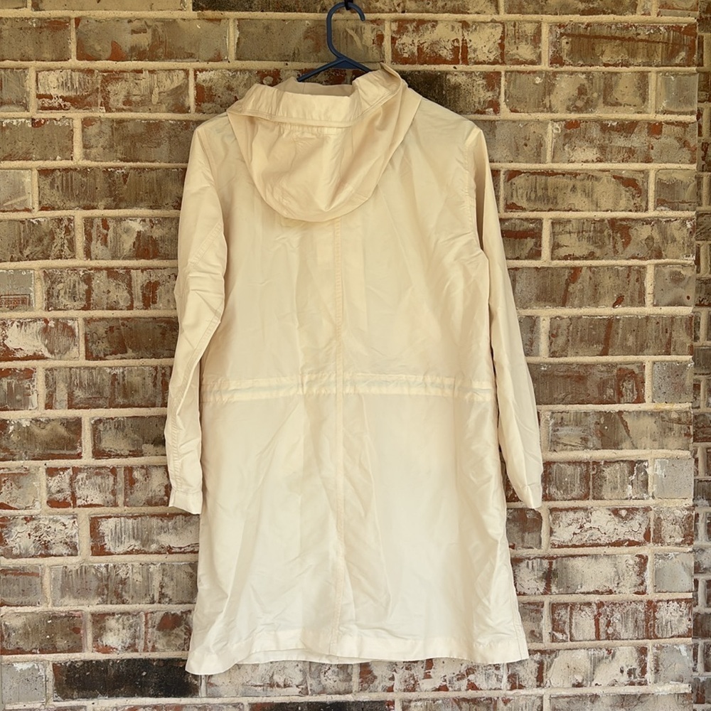 Everlane Cream ReNew Lightweight Anorak Jacket - Picture 10 of 10